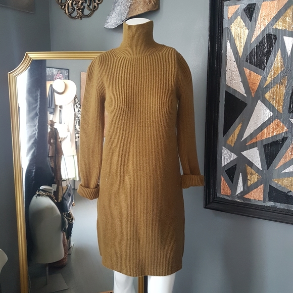 Zara Sweater Dress - Picture 3 of 10